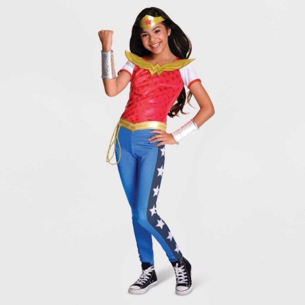 Girls’ DC super hero Wonder Woman costume